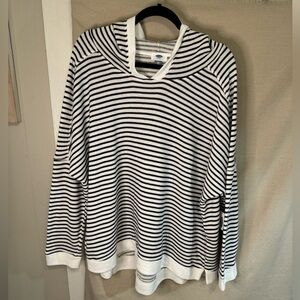 NWT Old Navy lightweight navy & white hooded sweater. SIZE XXL